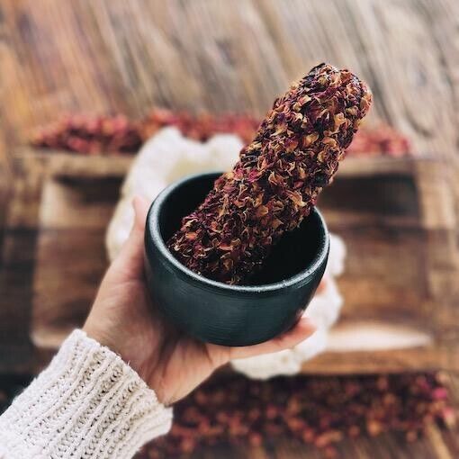 Hippie Days Rose Petal Encrusted Smudge Stick – Floral Ritual Bundle (15 cm)